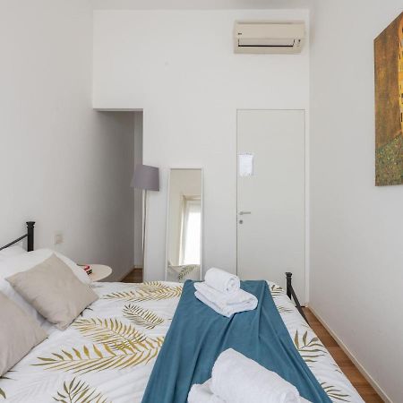 The Best Rent - Comfortable One Bedroom Apartment In Milan Downtown ภายนอก รูปภาพ