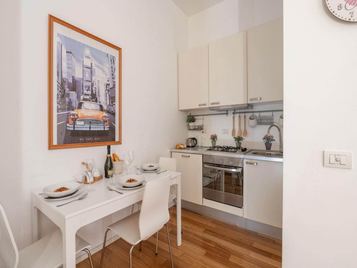 The Best Rent - Comfortable One Bedroom Apartment In Milan Downtown ภายนอก รูปภาพ