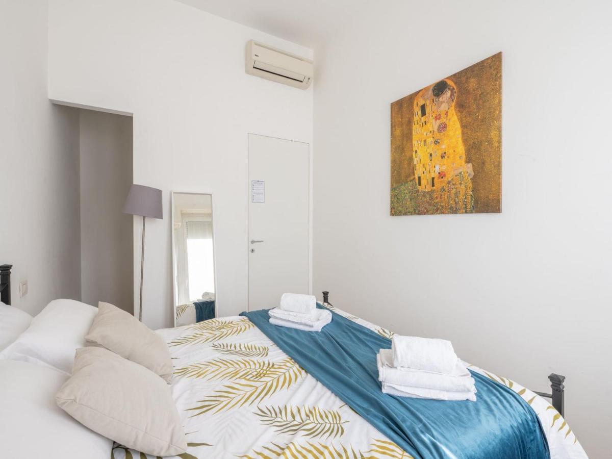 The Best Rent - Comfortable One Bedroom Apartment In Milan Downtown ภายนอก รูปภาพ
