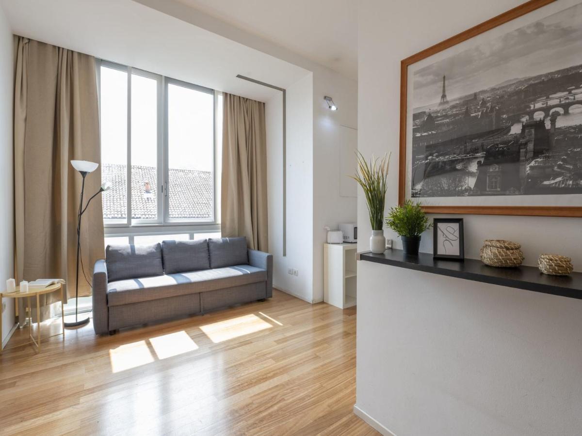 The Best Rent - Comfortable One Bedroom Apartment In Milan Downtown ภายนอก รูปภาพ