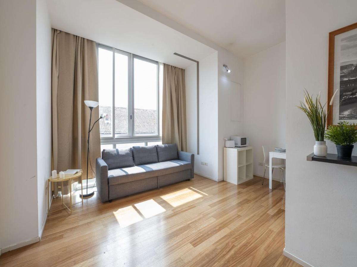 The Best Rent - Comfortable One Bedroom Apartment In Milan Downtown ภายนอก รูปภาพ